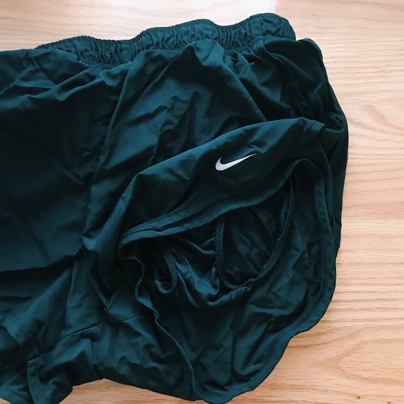 Nike Tempo Black running Shorts - Picture 4 of 6